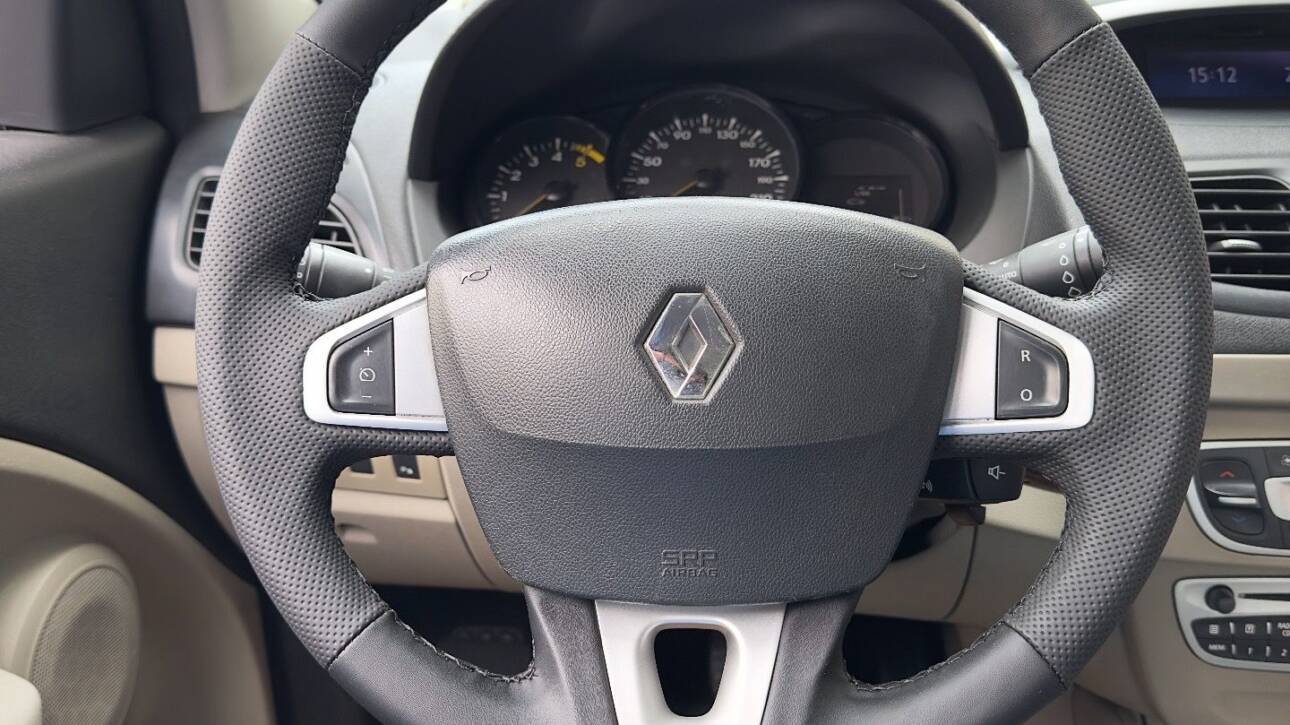Renault Direksiyon Kılıfı Modellerimiz – Konforlu Sürüş, Şık Görünüm