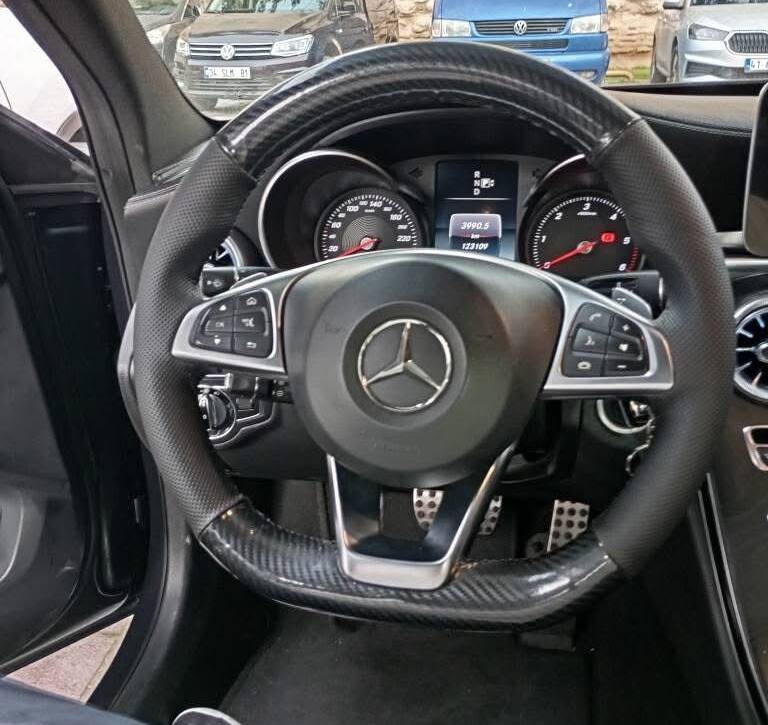 Mercedes Direksiyon Kılıfı Modellerimiz – Lüks ve Konforu Bir Arada Yaşayın